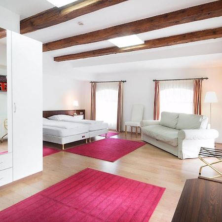 Rubra Panzio Bed & Breakfast Vac Exterior photo